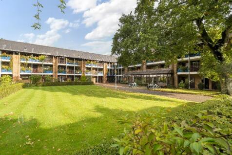 Emmbrook Court