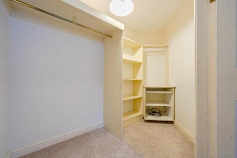 Walk-in Wardrobe