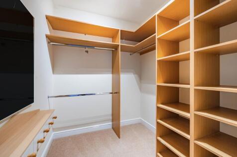 Walk-in Wardrobe