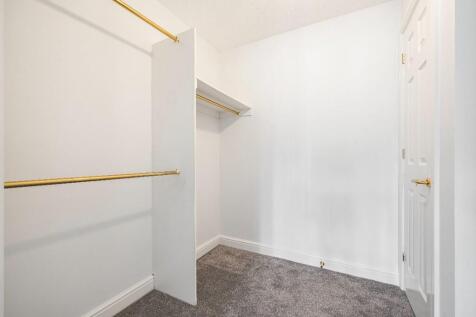 Walk-in Wardrobe