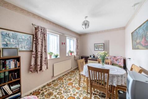 Second Bedroom/ Dining