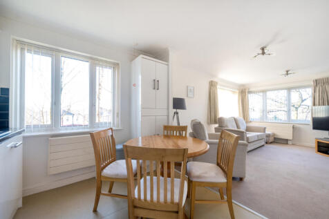 Kitchen/ Dining