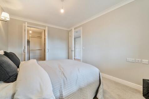 Walk-in wardrobe