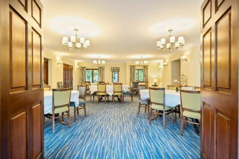 Communal Dining