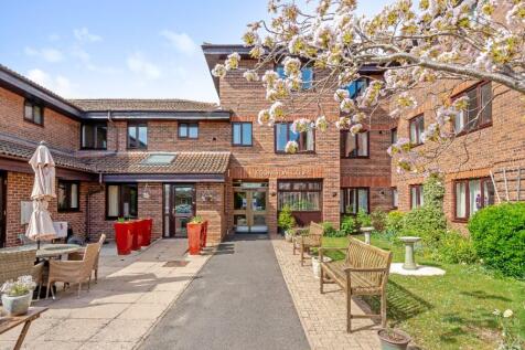 Tiddington Court