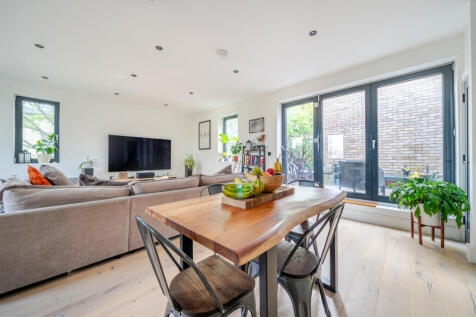 1370009-4-68f76f6...