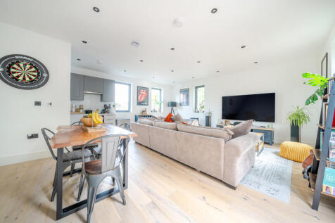 1370009-16-68f770...