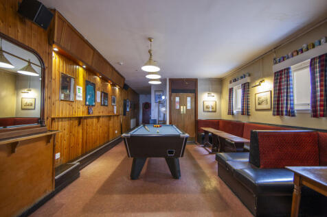 1Z6E7583 public bar