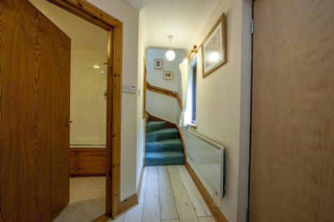 1Z6E1037 Duart Hallway