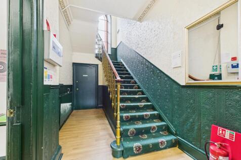 CAM03185G0-PR0122-STILL009