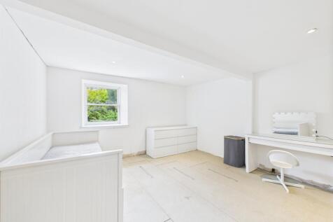 CAM03481G0-PR0110-STILL025