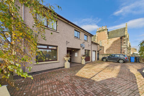 CAM03481G0-PR0120-STILL019