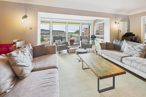 CAM03481G0-PR0120-STILL009