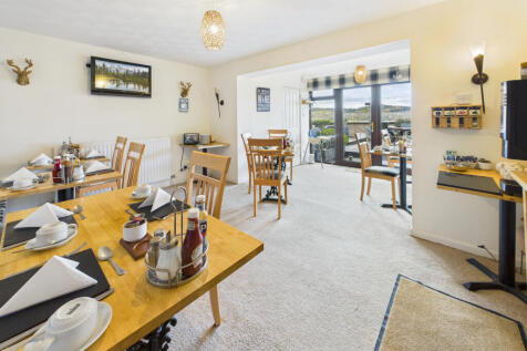 CAM03481G0-PR0120-STILL015