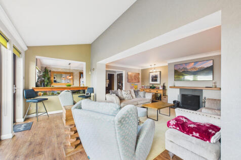 CAM03481G0-PR0120-STILL012