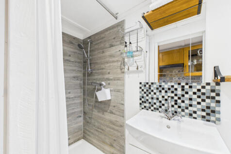 CAM03185G0-PR0124-STILL015