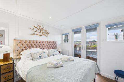 CAM03185G0-PR0124-STILL018