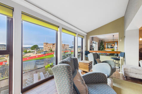 CAM03481G0-PR0120-STILL013