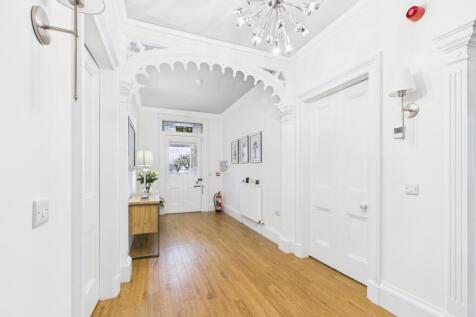 CAM03185G0-PR0125-STILL006