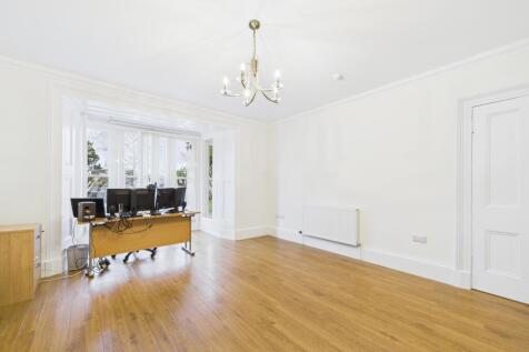 CAM03185G0-PR0125-STILL016