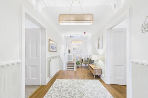 CAM03481G0-PR0121-STILL008