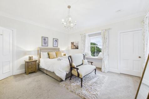 CAM03481G0-PR0121-STILL013