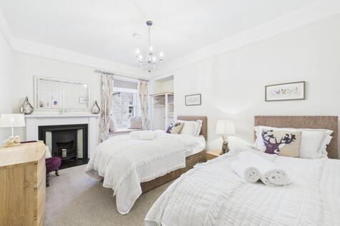 CAM03481G0-PR0121-STILL021