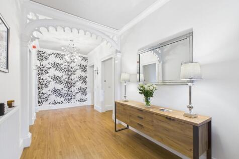 CAM03185G0-PR0125-STILL004