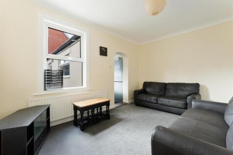 42 Clifton Road-6.jpg