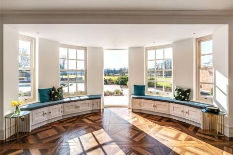 Circular Room
