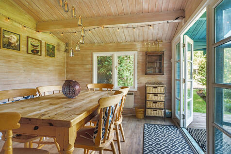 Alfresco Dining