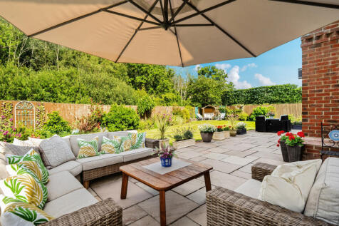 Alfresco Dining