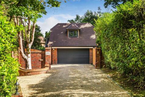 Garage With Annexe
