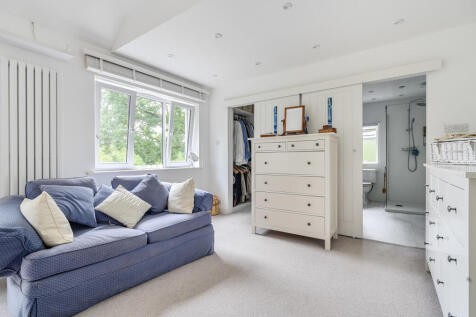 Sitting Area In Bed