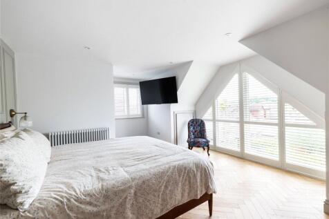 Sleek Space