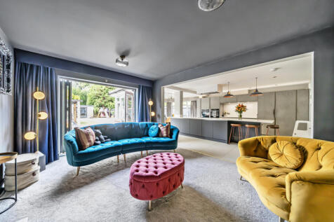 1315229-7-6883ba9...