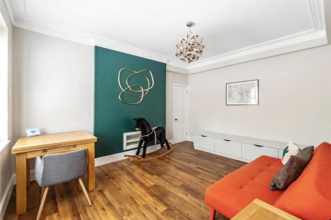 Tv/Snug Room
