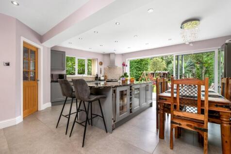 Kitchen/Dining Area