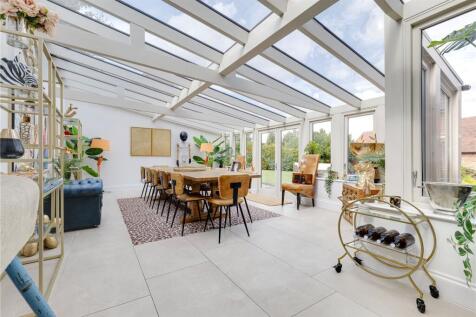 Garden/Dining Room