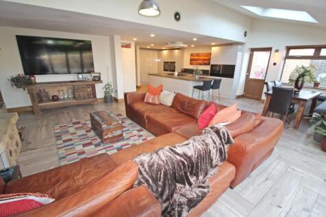 Kitchen/family  room