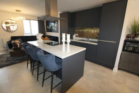 Lounge/ Kitchen