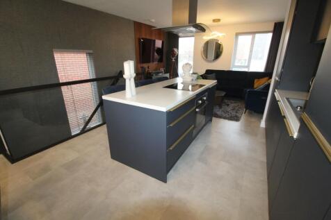 Lounge/ Kitchen