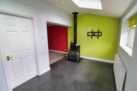 Kitchen/family area