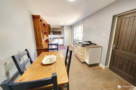 Kitchen &amp; Dining Room