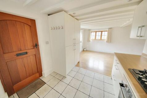 Open plan kitchen/dining room