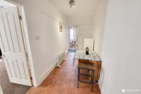 Hallway / Dining area