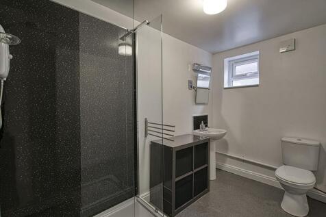 Four Communal Shower Rooms