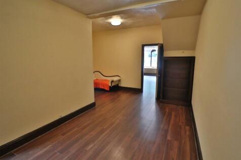 PRIVE FLOOR SPACE