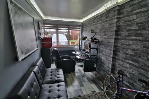 OFFICE/FROUND FLOOR BEDROOM