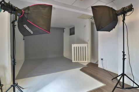 STUDIO